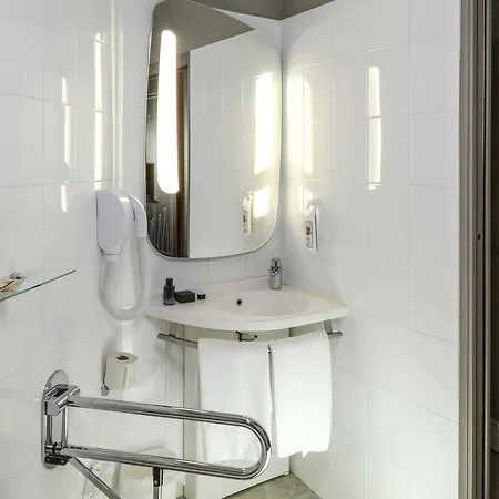Hotell Ibis Sud 3*